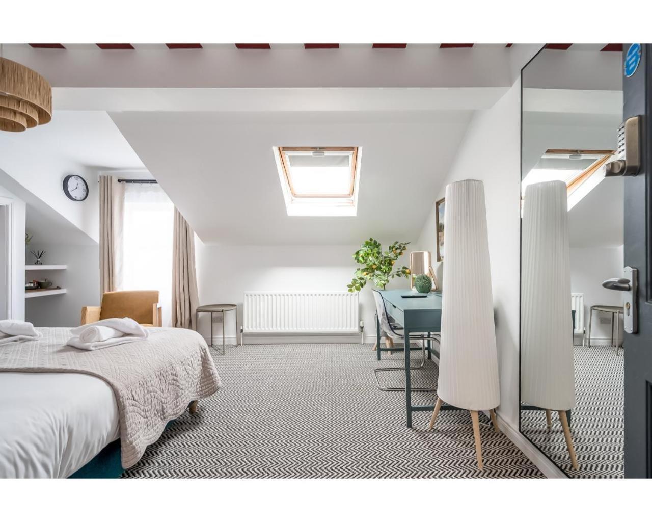 Wellesley Guest 4*